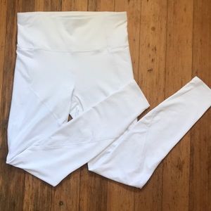 High waisted Fabletics legging/yoga pant in white